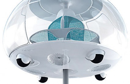 Priznati dizajner Ross Lovegrove osmislio je automobil koji se ne vozi. Njime se upravlja pomoću glasovnih komandi ili putem satelita. 