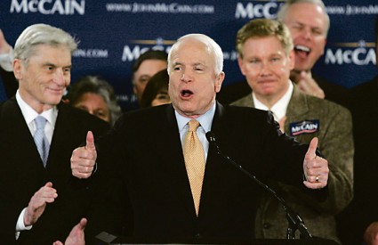 Republikanac McCain već sada ima 812 delegata prema Huckabeejevih 217