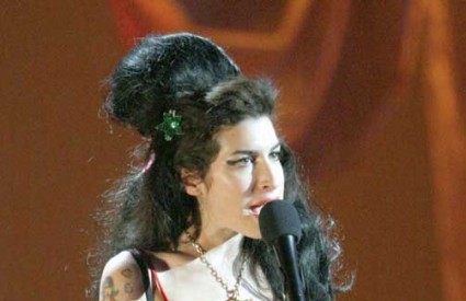 Pjevačica je održala 40-minutni nastup, tijekom kojeg je izvela svoje velike hitove Valerie i Rehab