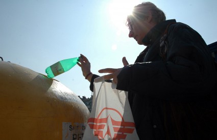 ZAGREBAČKI BOKCI rješenje problema vide u postavljanju većeg broja kontejnera za PET ambalažu