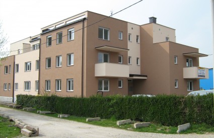 Trenutačno se u stanove postavlja keramika naručena iz Ujedinjenih Arapskih Emirata