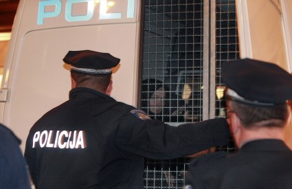 Policija