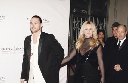 Britney i Kevin opet su u dobrim odnosima, iako pjevačica još uvijek viđa djecu pod nadzorom