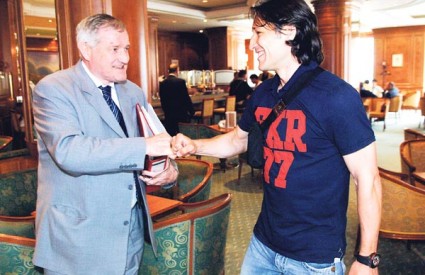 Kapetan Niko Kovač poručio je da će nogomet igrati još dvije godine Kapetan Niko Kovač poručio je da će nogomet igrati još dvije godine