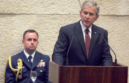 George W. Bush poručio je Izraelcima da imaju stalnu 
američku pomoć u sukobu s Hamasom i Iranom