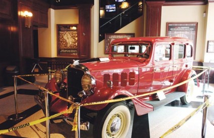 U muzeju je izložen i Dillingerov Ford iz 1933. godine