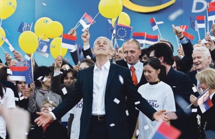 Koalicija ‘Za europsku Srbiju’ osvojila je 39% glasova i trebala bi formirati vladu u kojoj bi mogli sjediti i Miloševićevi socijalisti