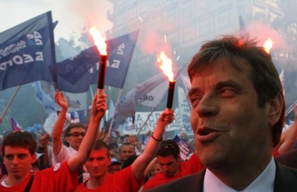 Vojislav Koštunica nada se pobjedi Srpske radikalne stranke jer mu je ona jedina sigurna ulaznica za vladu