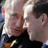 Putinu i Medvedevu pada popularnost