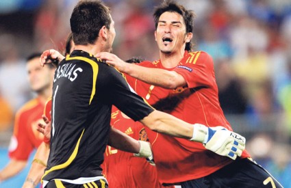 Španjolski vratar obranio je jedanaesterce Di Nataleu i De Rossiju i skinuo ‘zicer’ Camoranesiju