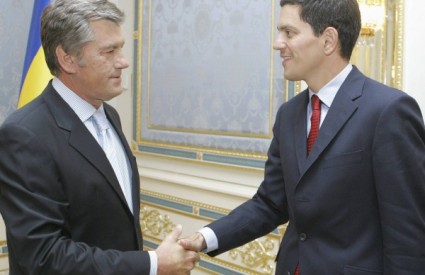 Sastanak Viktora Juščenka i Davida Milibanda