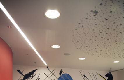 U sklopu glavnog radnog prostora napravljena je slika raširena na 12 četvornih metara zida