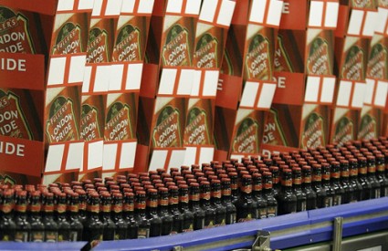 Krigla pive mogla bi biti službeni zaštitni znak Engleske unatoč tome što je prodaja piva pala za 4,5 posto u odnosu na prošlu godinu Krigla pive mogla bi biti službeni zaštitni znak Engleske unatoč tome što je prodaja piva pala za 4,5 posto u odnosu na prošlu godinu