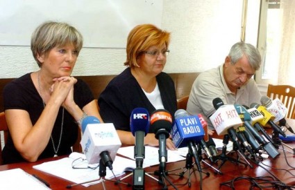 Dragica Mišćević, Ana Knežević i Ivan Tomac na pressici SSSH