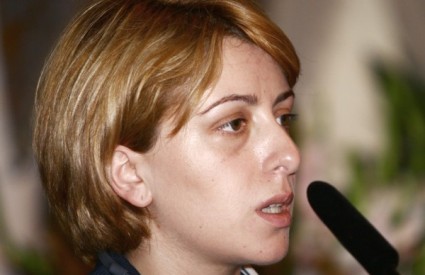 Eka Tkeshelashvili na press konferenciji u Istanbulu