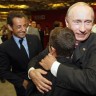 Sarkozy ide Medvedevu