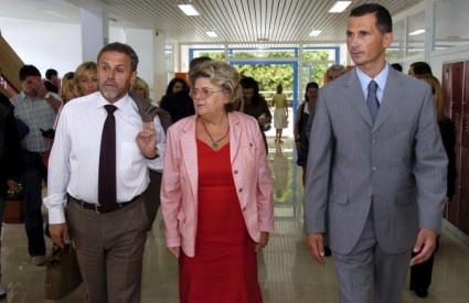 Gradonačelnik Bandić i ministar Primorac danas su uz Arenu posjetili i dvije škole