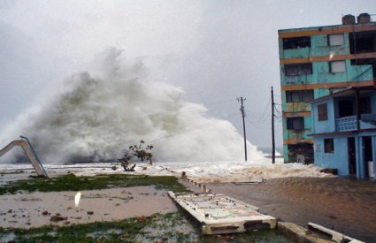 Uragan Ike ovako je prije dvije godine poharao Karibe