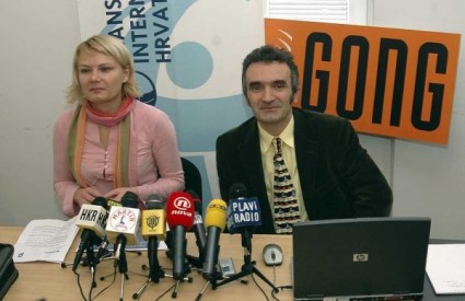 Predsjednica GONG-a Suzana Jašić i predsjednik TIH-a Zorislav Antun Petrović