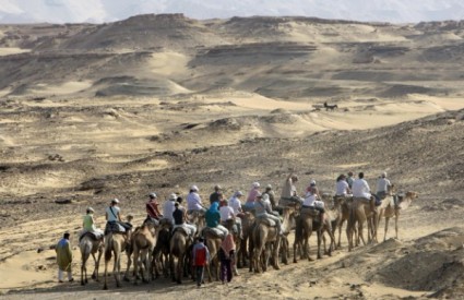 Turisti u Egiptu i dalje odlaze na izlete u pustinju