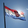 Maloljetnici zapalili hrvatsku zastavu u Vukovaru
