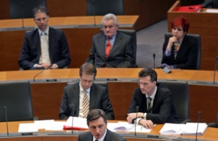 Borut Pahor na sjednici slovenskog parlamenta.