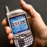 Proizvođači mobitela orjentirani su na Facebook i softver 