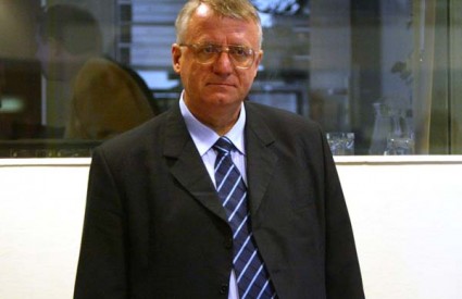 Vojislav Šešelj