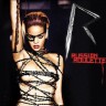 Gola Rihanna omotana samo bodljikavom žicom
