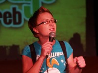 Na stand up comedy: ONE WOMAN SHOW - Marina Orsag ide: