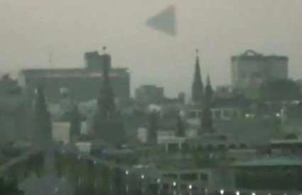 Leteća piramida iznad Kremlja