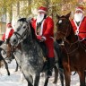 Djedovi božićnjaci na konjima razveselili Vinkovčane