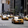 Taksist iz New Yorka vratio klijentici 21.000 dolara