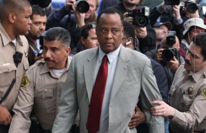 Conrad Murray osuđen je na četiri godine zatvora Conrad Murray osuđen je na četiri godine zatvora