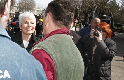 Sanja Vukčević (desno) u trenutku fotografiranja premijerke