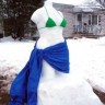 Policija im naredila da odjenu snježnu skulpturu gole žene