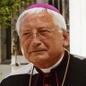 Biskup koji je tukao tinejdžere konačno podnio ostavku