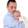 Očevi koji su prisutni na porodu, kasnije se više brinu za djecu