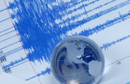 Dva snažna potresa zatresla Indoneziju