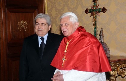 Papa Benedikt XVI. u društvu predsjednika ciparskih Grka Demitrisa Kristofiasa