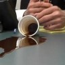 Parodija - BP ne zna počistiti ni kavu