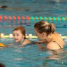 Naučite svoje dijete plivati