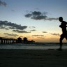Bosonogo trčanje po pijesku -  idealan način vježbanja
