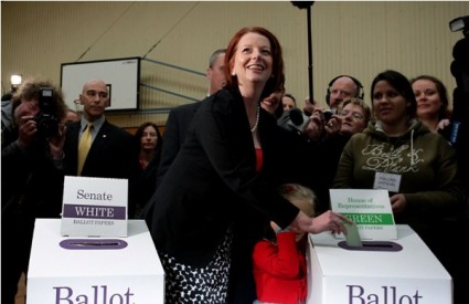 Premijerka Julia Gillard daje svoj glas