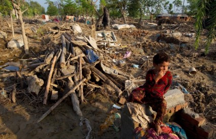 pakistan poplave pomoć