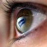 Više od polovice roditelja špijunira svoju djecu na Facebooku