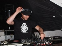 Na party uz DJ-a Dataxa u Močvaru IDU: