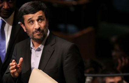 Ahmadinejad je doveo ekipu u svoje dvorište