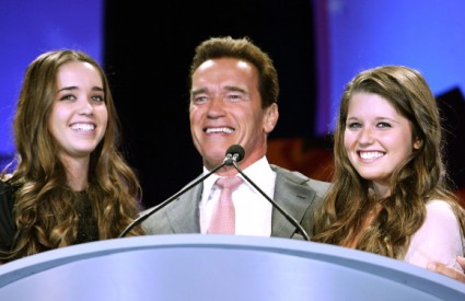 Arnold Schwarzenegger s kćerima Arnold Schwarzenegger s kćerima