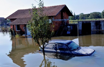 Vodostaji i dalje u opadanju, poplavljena područja se normaliziraju